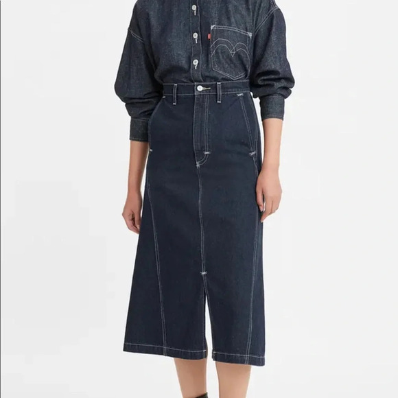 LEVI'S RED WOMEN'S LOW-RISE TWISTED SLIM BLUE DENIM SKIRT SIZE MEDIUM - Picture 1 of 16